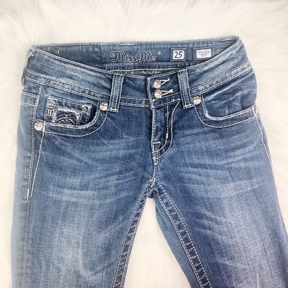 Miss Me Jeans. Size 25
Inseam- 27 inches
Rise- 6.5 - Picture 3 of 4